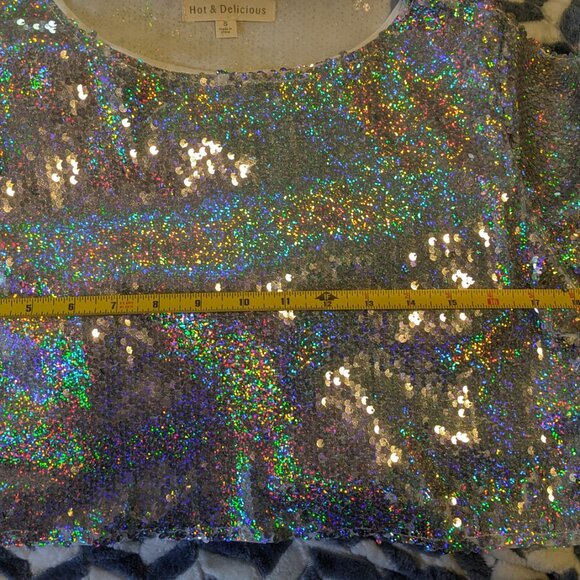 Hot and Delicious cropped sequin top NWOT - Picture 5 of 12